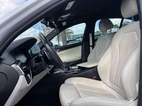 Used 2020 BMW 530i w/ Convenience Package RWD image 16