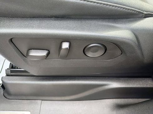 Used 2023 Chevrolet Tahoe Z71 w/ Luxury Package image 16