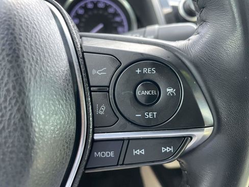Used 2019 Toyota Camry XLE FWD image 14