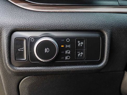 Used 2020 Ford Explorer Limited image 23