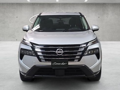 Used 2025 Nissan Rogue SV image 18