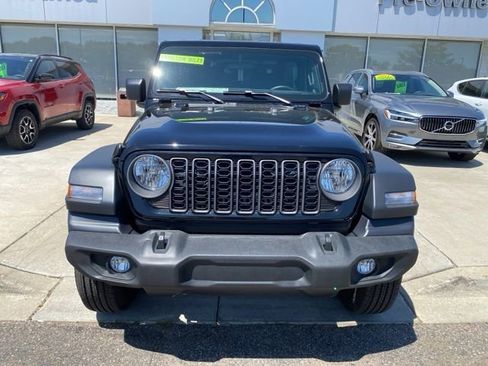 Used 2026 Jeep Wrangler Sport AWD/4WD image 9