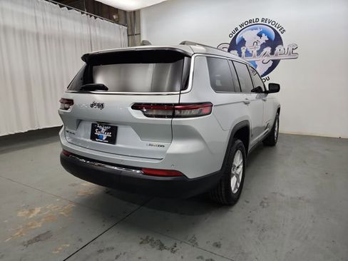 Used 2021 Jeep Grand Cherokee L Laredo w/ Luxury Tech Group I image 11