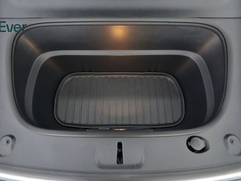 Used 2026 Tesla Model Y Long Range RWD image 28