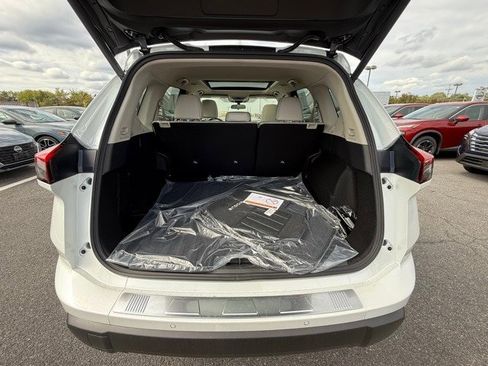 New 2026 Nissan Rogue SV w/ SV Premium Package image 17