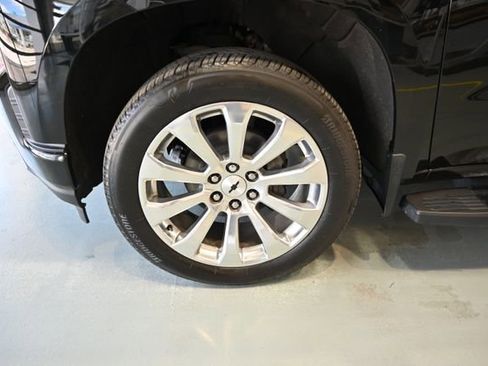 Used 2021 Chevrolet Silverado 1500 High Country w/ Technology Package image 31