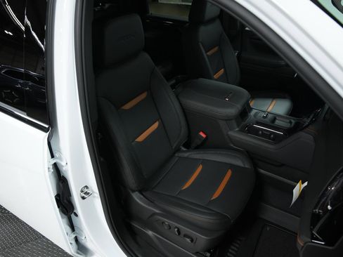 New 2026 GMC Sierra 2500 AT4 w/ AT4 Preferred Package image 15