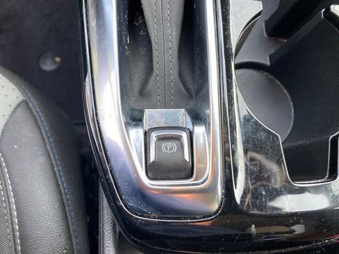 Used 2025 Chevrolet Trax LT w/ Driver Confidence Package FWD image 26