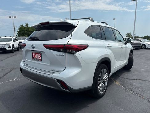 Used 2022 Toyota Highlander Platinum AWD/4WD image 8