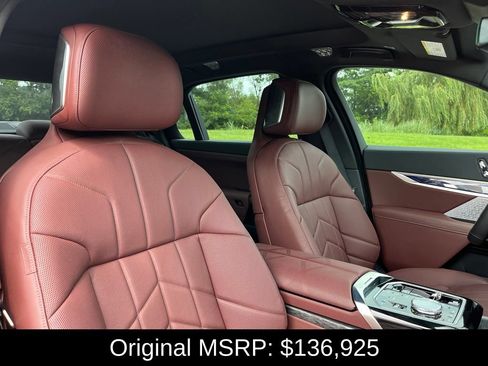 Used 2025 BMW 760i xDrive w/ Executive Package AWD/4WD image 32