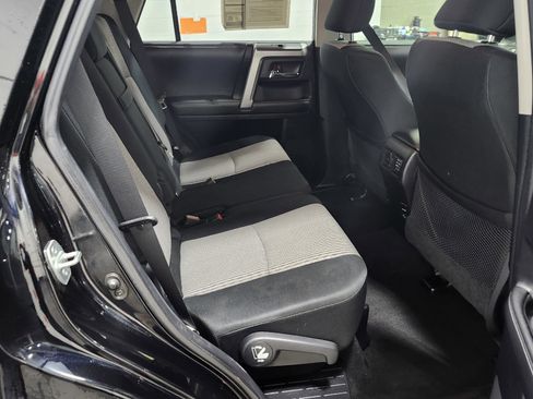 Used 2015 Toyota 4Runner SR5 image 19