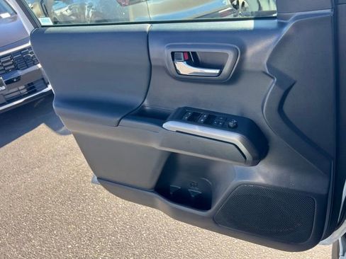 Used 2023 Toyota Tacoma TRD Off-Road w/ Technology Package image 17