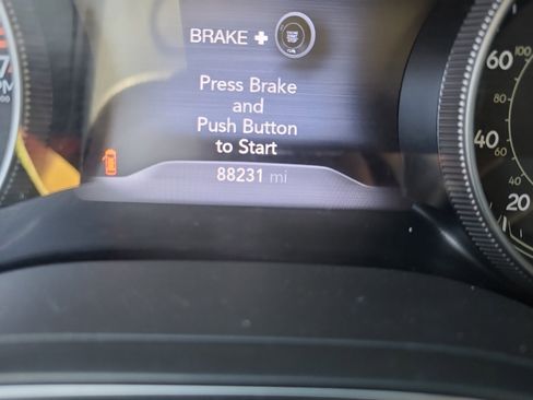 Used 2019 Jeep Cherokee Overland w/ Technology Group image 10