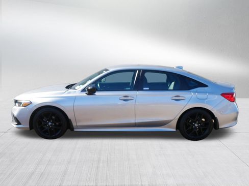 Used 2023 Honda Civic Sport image 4