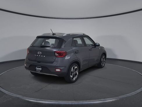 Used 2025 Hyundai Venue SEL FWD image 15