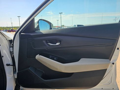 Used 2024 Honda Accord Touring image 27