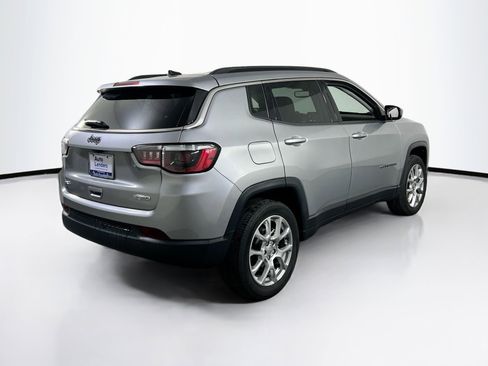 Used 2022 Jeep Compass Latitude AWD/4WD image 5