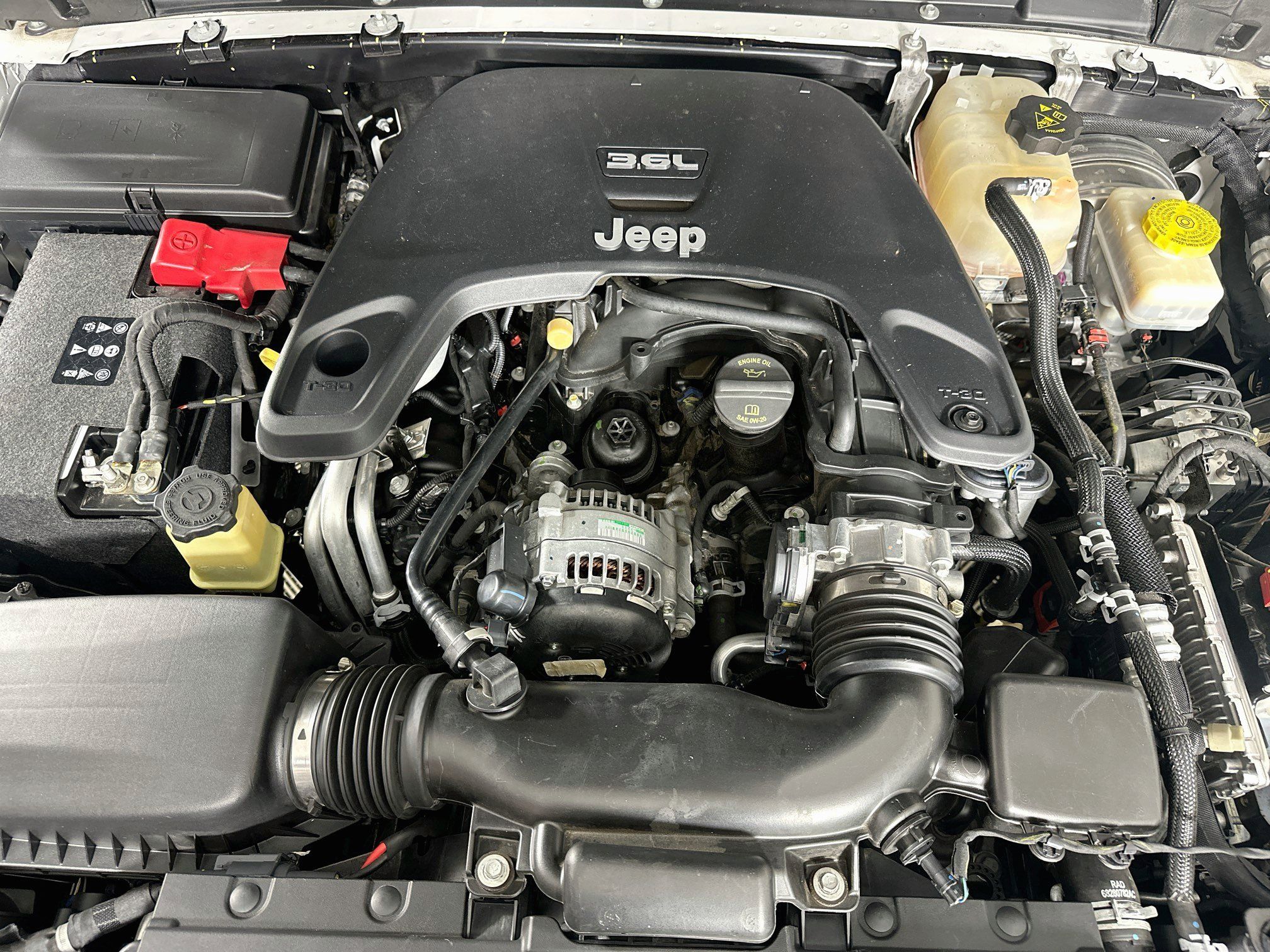 Used 2018 Jeep Wrangler Unlimited Sport AWD/4WD image 30