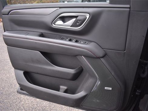 Used 2022 Chevrolet Suburban RST w/ Sport Performance Package image 33