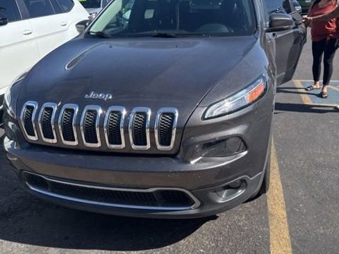 Used 2018 Jeep Cherokee Limited FWD image 1