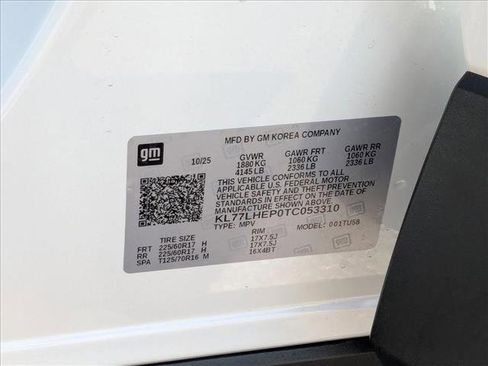 New 2026 Chevrolet Trax LT w/ Sunroof Package FWD image 17