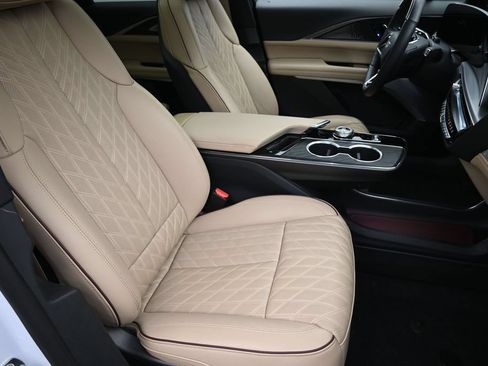 Used 2026 Cadillac Lyriq Signature Luxury w/ Nappa Leather Package AWD/4WD image 33
