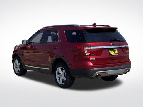 Used 2016 Ford Explorer XLT w/ Equipment Group 202A AWD/4WD image 39