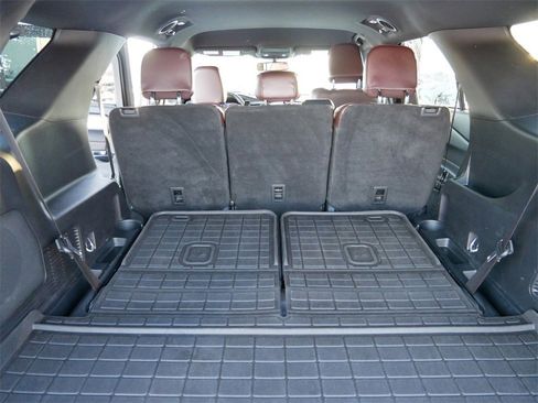 Used 2023 Ford Explorer Platinum w/ Technology Package image 10