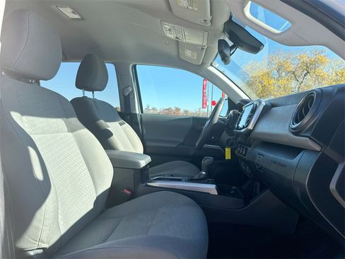 Used 2022 Toyota Tacoma SR5 w/ Technology Package image 31