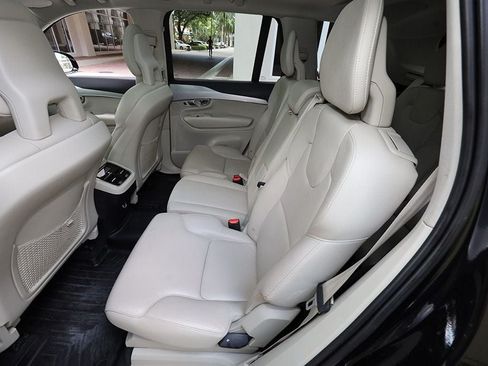 Used 2018 Volvo XC90 T6 Momentum w/ Convenience Package AWD/4WD image 30