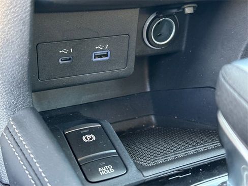 Used 2024 Nissan Kicks SR image 25