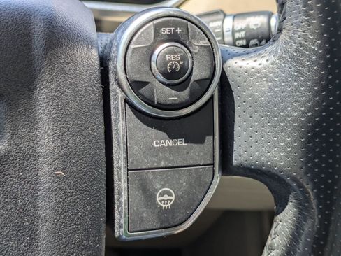 Used 2017 Land Rover Range Rover Sport HSE image 9