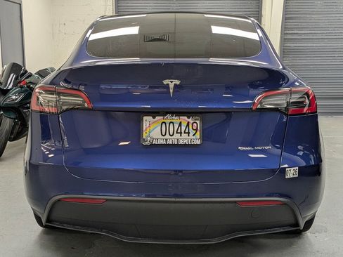 Used 2023 Tesla Model Y AWD image 5