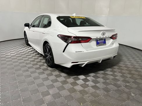 Used 2023 Toyota Camry SE FWD image 6