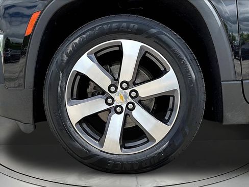 Used 2023 Chevrolet Traverse LT w/ LT Premium Package AWD/4WD image 38