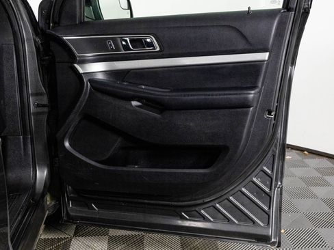 Used 2016 Ford Explorer XLT w/ Equipment Group 201A image 42
