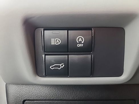 Used 2023 Toyota Highlander XLE AWD/4WD image 28