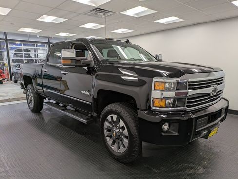 Used 2016 Chevrolet Silverado 2500 High Country w/ Duramax Plus Package image 3