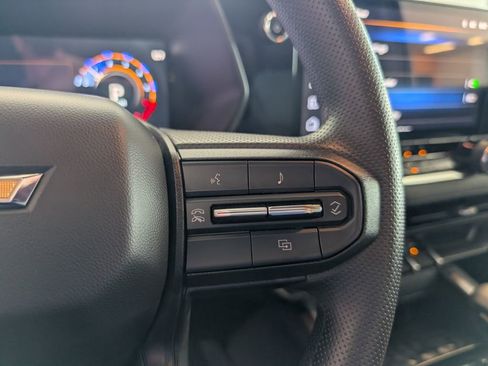 Used 2025 Chevrolet Colorado W/T w/ WT Custom Package image 19