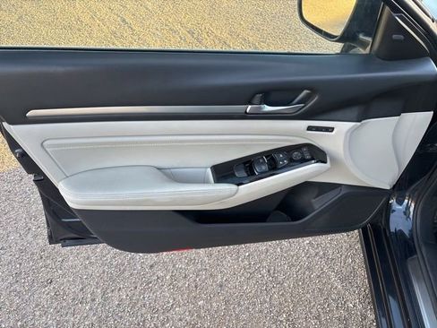 Certified 2020 Nissan Altima 2.0 Platinum image 13