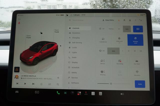 Used 2024 Tesla Model Y Long Range AWD/4WD image 34