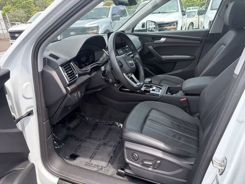Used 2023 Audi Q5 2.0T Premium Plus w/ Premium Plus Package AWD/4WD image 11