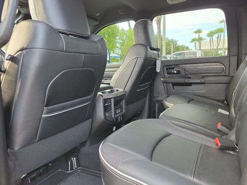 Used 2025 RAM 2500 Limited AWD/4WD image 10
