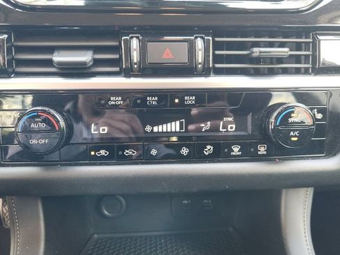 Used 2025 Nissan Pathfinder SV FWD image 19