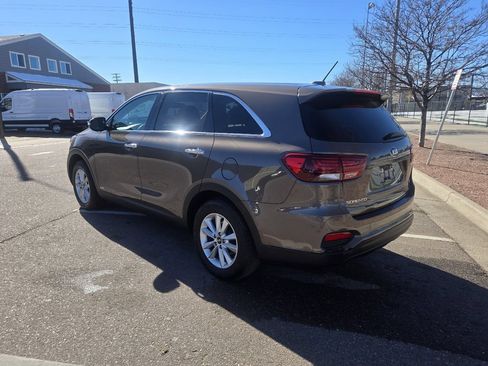 Used 2019 Kia Sorento AWD image 4
