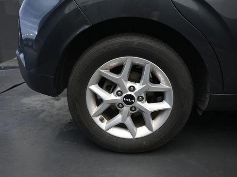 Used 2025 Kia Soul LX w/ LX Technology Package image 9