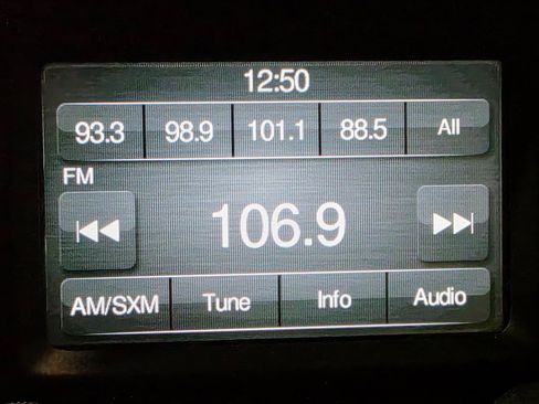 Used 2019 RAM 1500 Classic SLT image 3