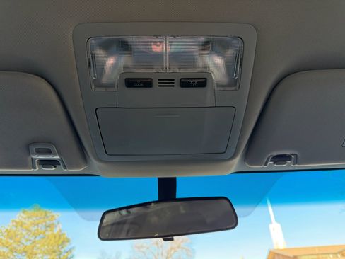 Used 2015 Toyota Avalon XLE image 22