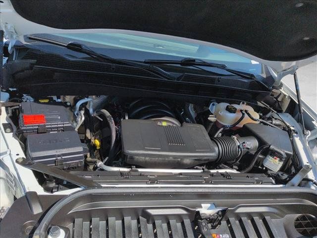 Used 2025 GMC Sierra 1500 AT4 w/ Technology Package AWD/4WD image 30