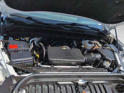 Used 2025 GMC Sierra 1500 AT4 w/ Technology Package AWD/4WD image 30